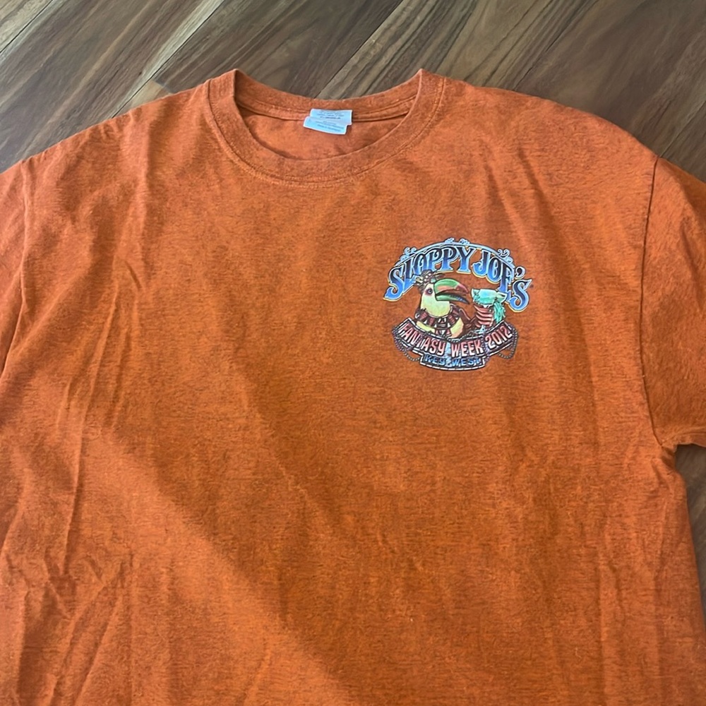EUC Sloppy Joes t shirt size LG
